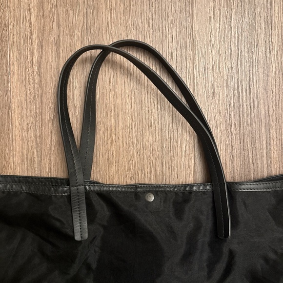 STAUD Black Oversized mesh logo Tote beach bag - Picture 2 of 9